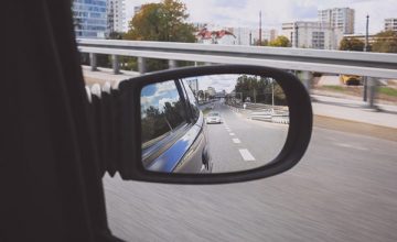 looking thru the side mirror